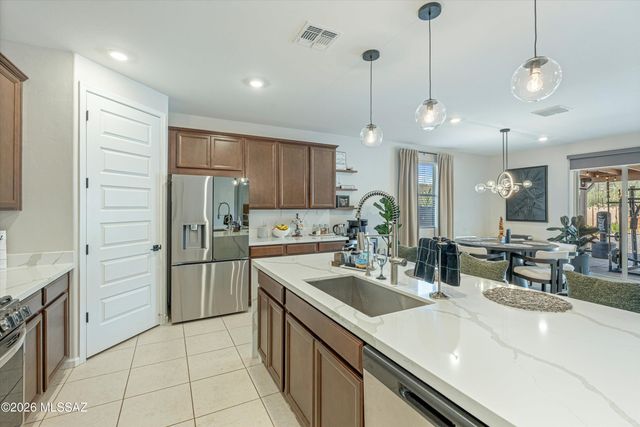 17690 S Grassland Way, Vail, AZ 85641