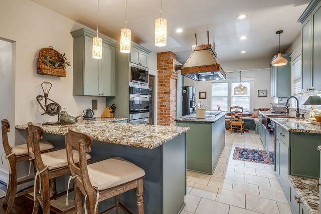 2309 Mistletoe Avenue, Fort Worth, TX 76110