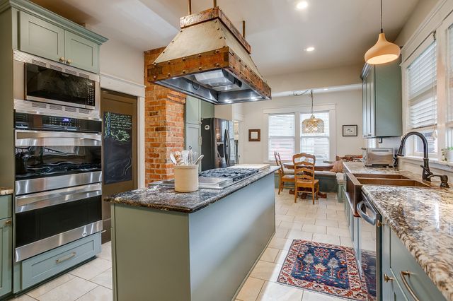 2309 Mistletoe Avenue, Fort Worth, TX 76110