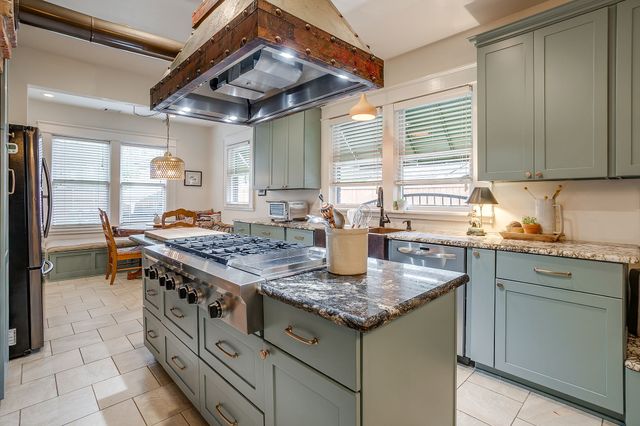 2309 Mistletoe Avenue, Fort Worth, TX 76110