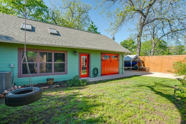 2309 Mistletoe Avenue, Fort Worth, TX 76110