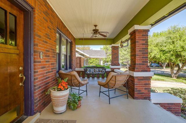 2309 Mistletoe Avenue, Fort Worth, TX 76110