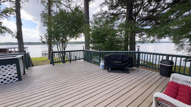 208 South Shore Drive, Lone Star, TX 75668