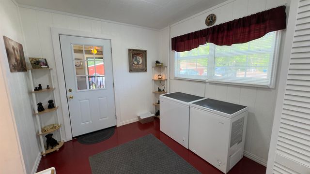 208 South Shore Drive, Lone Star, TX 75668