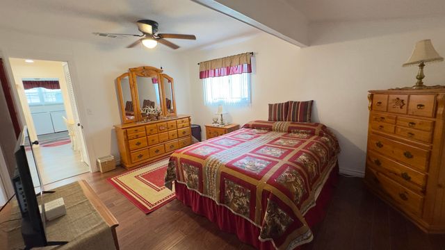 208 South Shore Drive, Lone Star, TX 75668