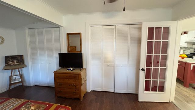 208 South Shore Drive, Lone Star, TX 75668