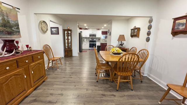 208 South Shore Drive, Lone Star, TX 75668