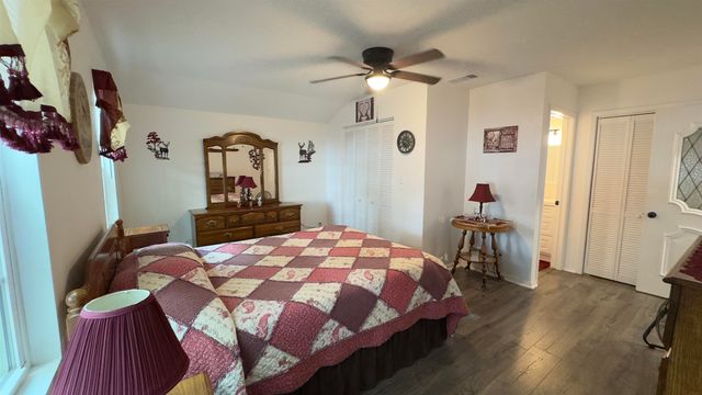 208 South Shore Drive, Lone Star, TX 75668
