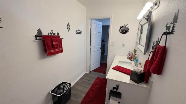 208 South Shore Drive, Lone Star, TX 75668