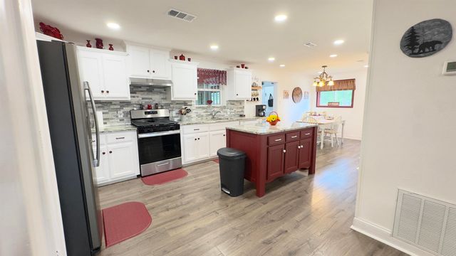 208 South Shore Drive, Lone Star, TX 75668