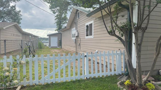 208 South Shore Drive, Lone Star, TX 75668