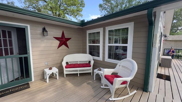 208 South Shore Drive, Lone Star, TX 75668