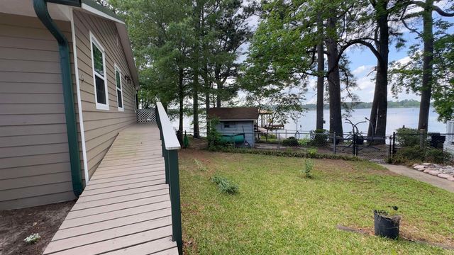208 South Shore Drive, Lone Star, TX 75668