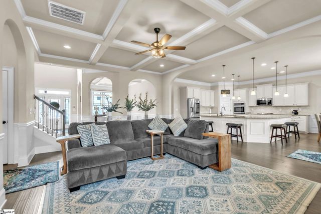 200 Greengate Way, Simpsonville, SC 29681