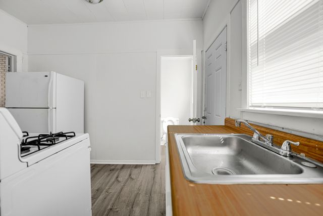 120 E Kensington Avenue 2-F, Chicago, IL 60628