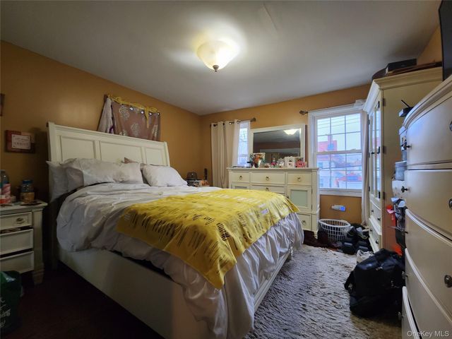 19614 104th Avenue, Saint Albans, NY 11412