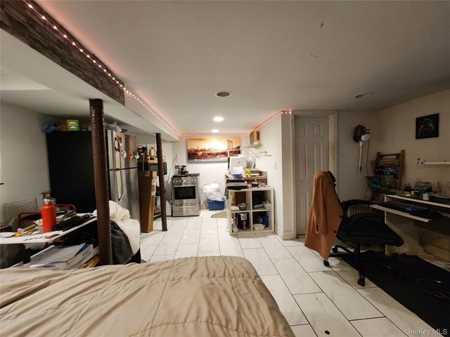 19614 104th Avenue, Saint Albans, NY 11412