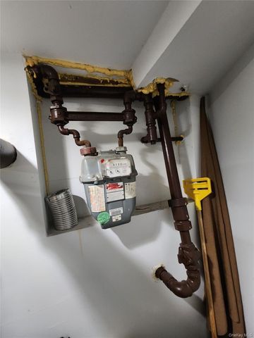 19614 104th Avenue, Saint Albans, NY 11412