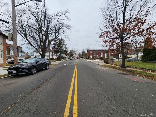 19614 104th Avenue, Saint Albans, NY 11412