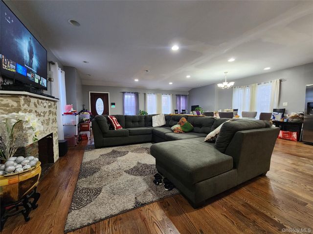 19614 104th Avenue, Saint Albans, NY 11412