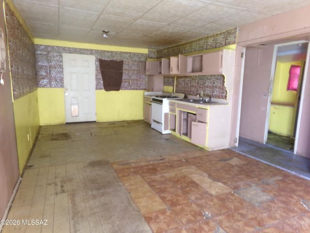 418 S Curtis Avenue, Willcox, AZ 85643