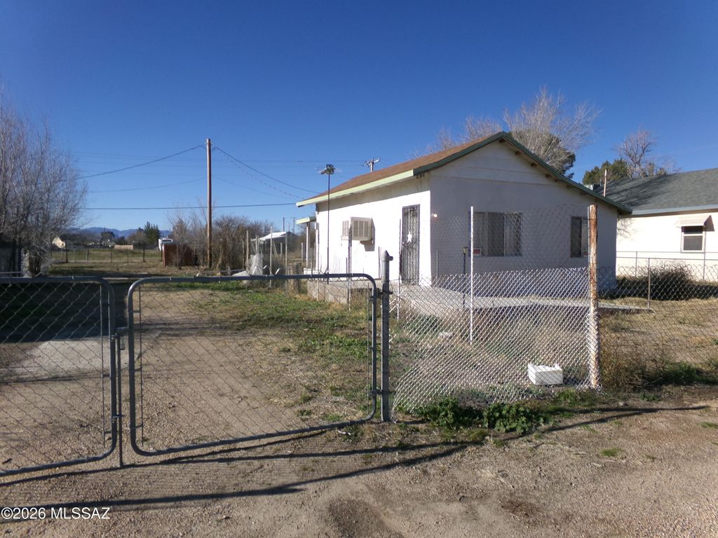 418 S Curtis Avenue, Willcox, AZ 85643