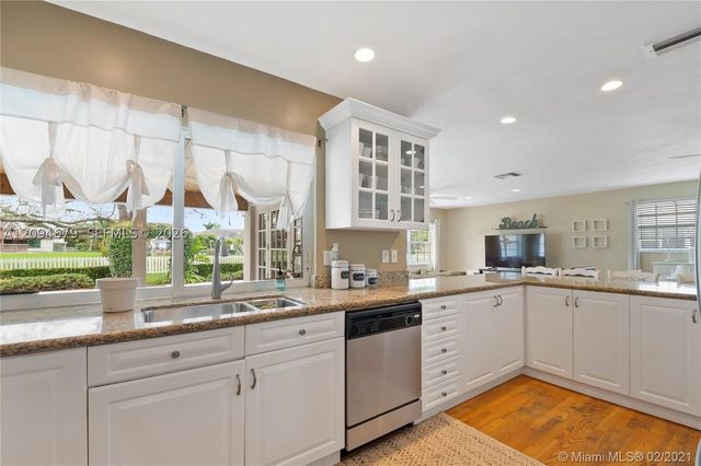 16220 SW 88th Ave Rd, Palmetto Bay, FL 33157