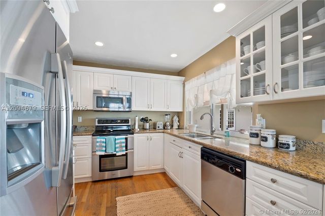 16220 SW 88th Ave Rd, Palmetto Bay, FL 33157