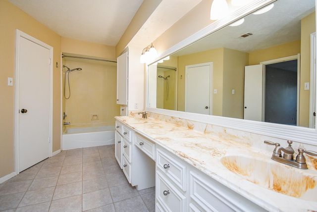 910 Shillington Drive, Katy, TX 77450