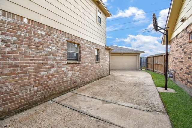 910 Shillington Drive, Katy, TX 77450