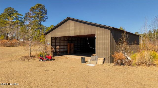 2085 Vass-Carthage Road, Whispering Pines, NC 28327