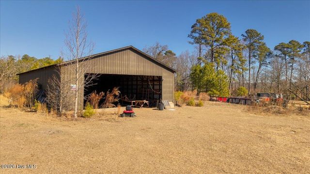2085 Vass-Carthage Road, Whispering Pines, NC 28327