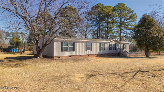 2085 Vass-Carthage Road, Whispering Pines, NC 28327