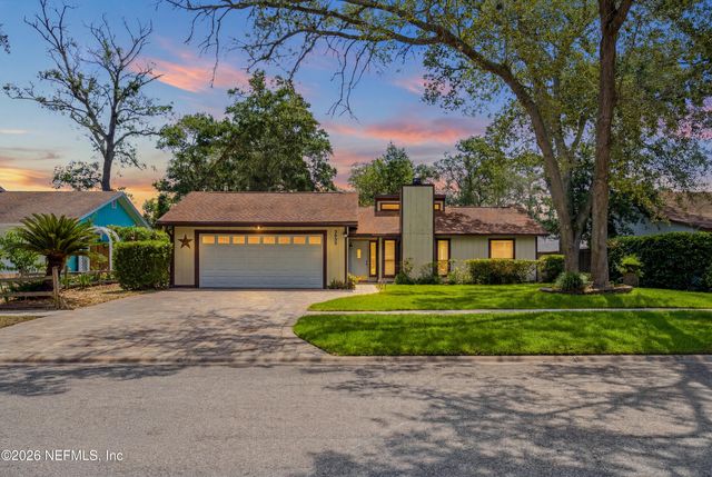 3933 PETITE Drive W, Jacksonville, FL 32250