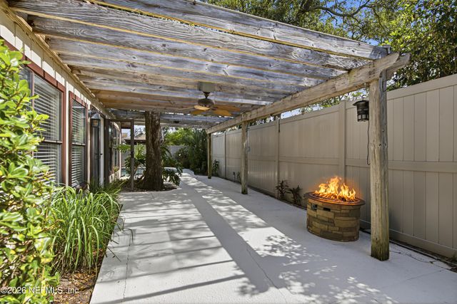 3933 PETITE Drive W, Jacksonville, FL 32250