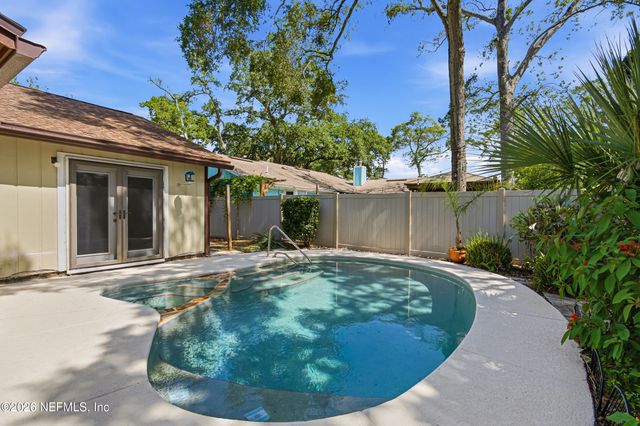 3933 PETITE Drive W, Jacksonville, FL 32250