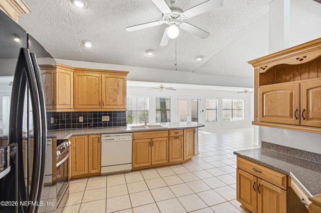 3933 PETITE Drive W, Jacksonville, FL 32250