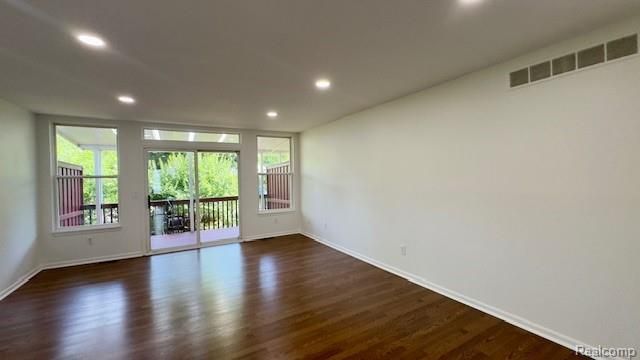 38302 Warner Farms Drive 24, Westland, MI 48185