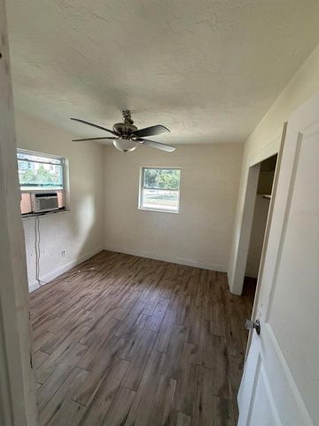 1902 W 12TH AVENUE A, Bradenton, FL 34205