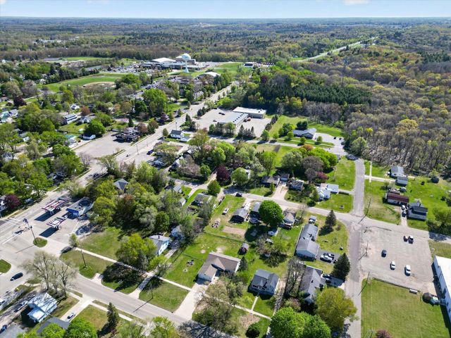 1028 Alderman Street, Belding, MI 48809
