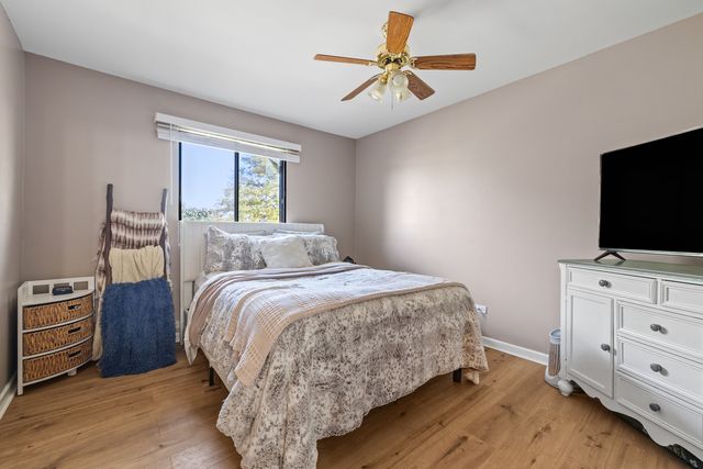 8411 162nd Place 2, Tinley Park, IL 60487