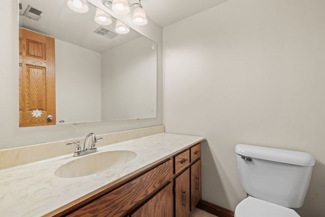 8411 162nd Place 2, Tinley Park, IL 60487