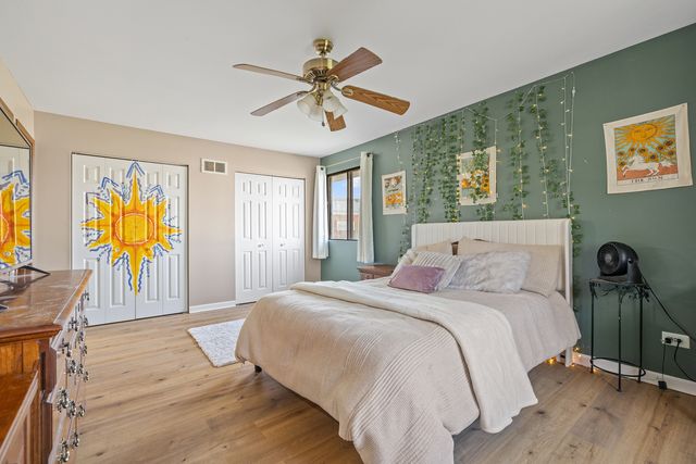 8411 162nd Place 2, Tinley Park, IL 60487