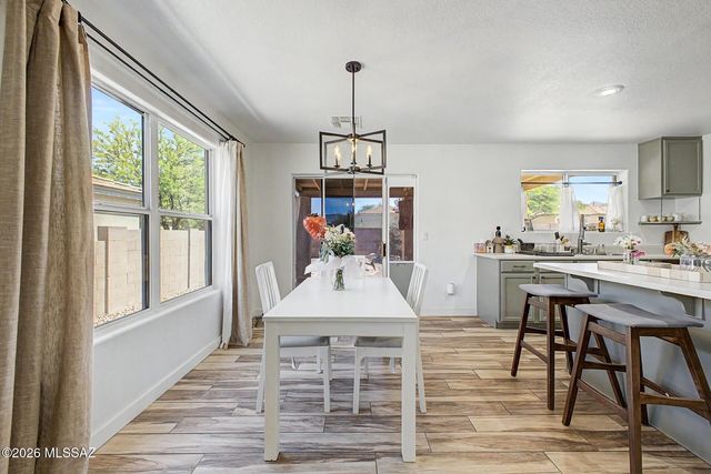 10883 S Sky Kristen Loop, Vail, AZ 85641