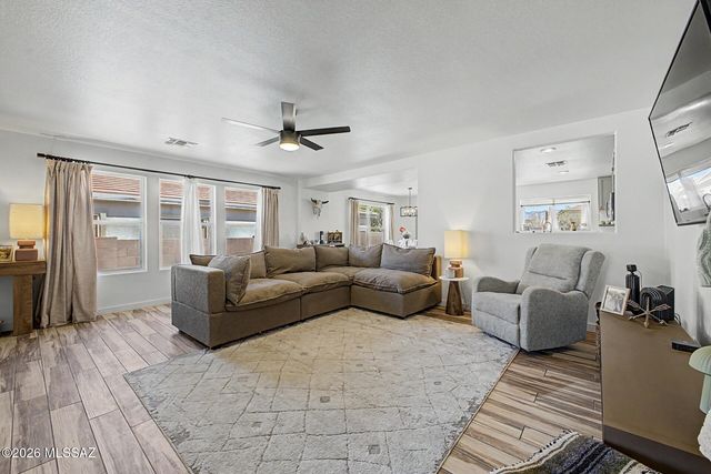 10883 S Sky Kristen Loop, Vail, AZ 85641
