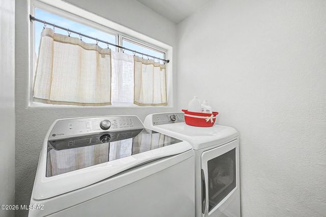 10883 S Sky Kristen Loop, Vail, AZ 85641