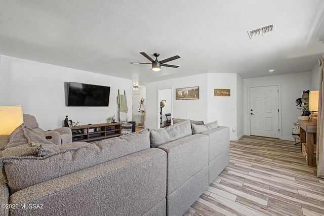 10883 S Sky Kristen Loop, Vail, AZ 85641