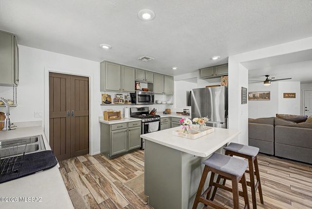 10883 S Sky Kristen Loop, Vail, AZ 85641