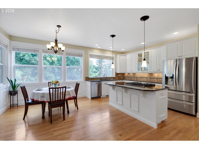 20495 Sw TREMONT Way, Beaverton, OR 97007