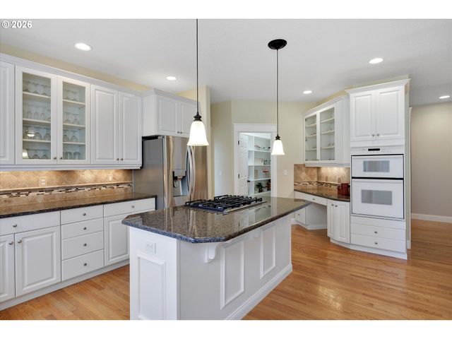20495 Sw TREMONT Way, Beaverton, OR 97007